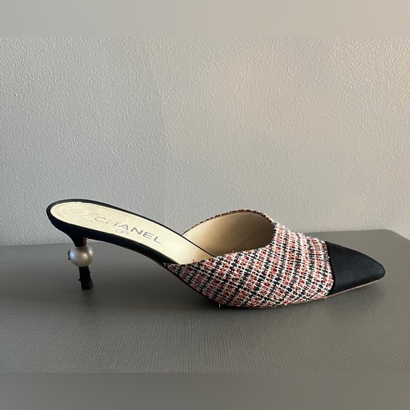 CHANEL Shoes - Chanel tweed mules with a pointed cap toe & a heel embellished a pearl 40/ 9.5